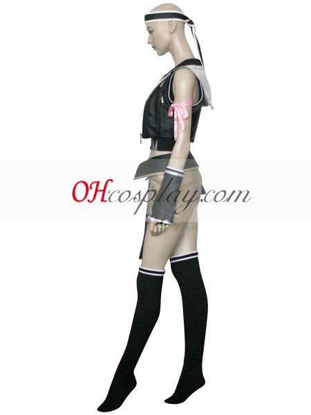 Final Fantasy VII Yuffie Kisaragi Cosplay öltözetben 