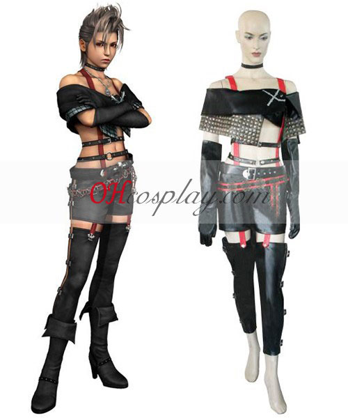 Final Fantasy X-2 Paine Cosplay öltözetben 